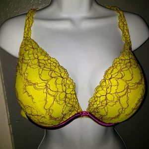 Cacique bra size 40 DD